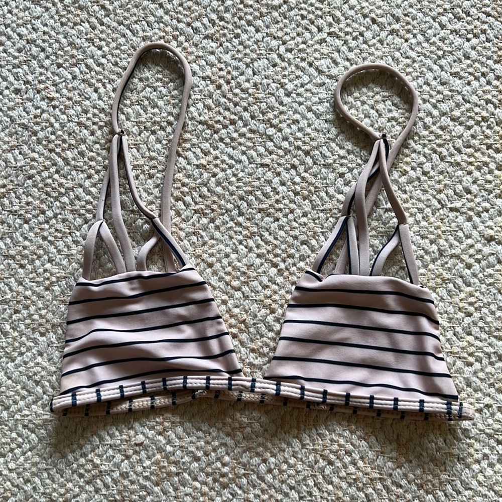 Acacia top stripped in size xs